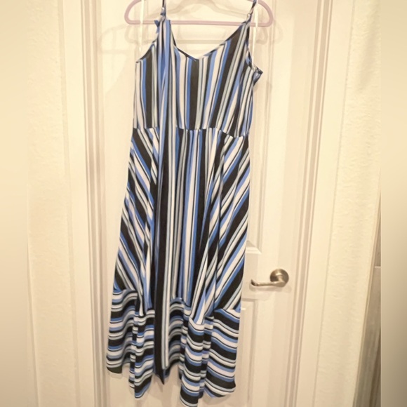 Stunning wrap dress - Picture 3 of 6